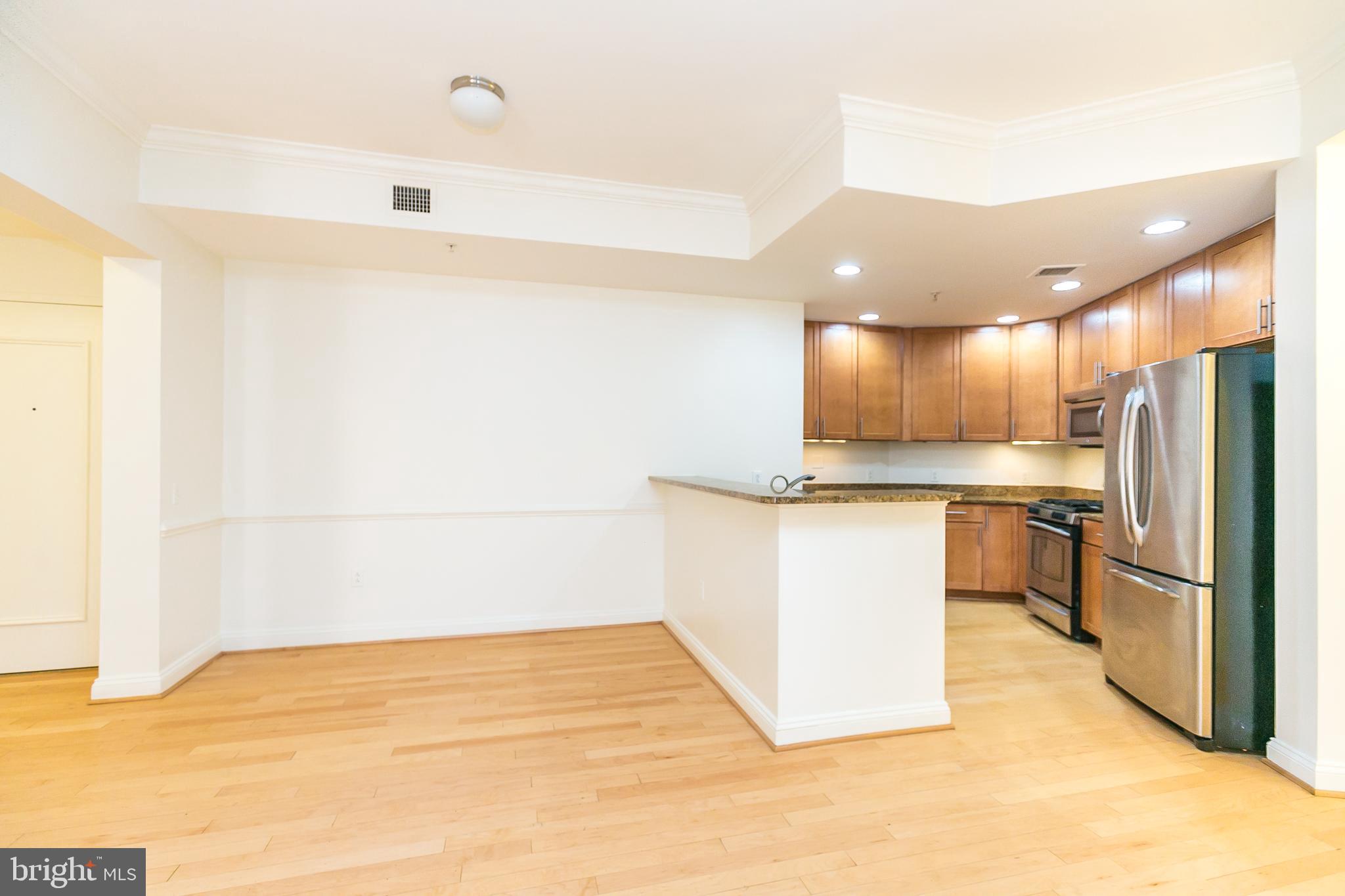 HARBOR EAST - Residential