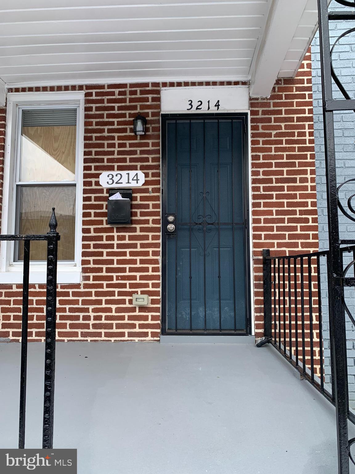 FOUR BY FOUR - Residential