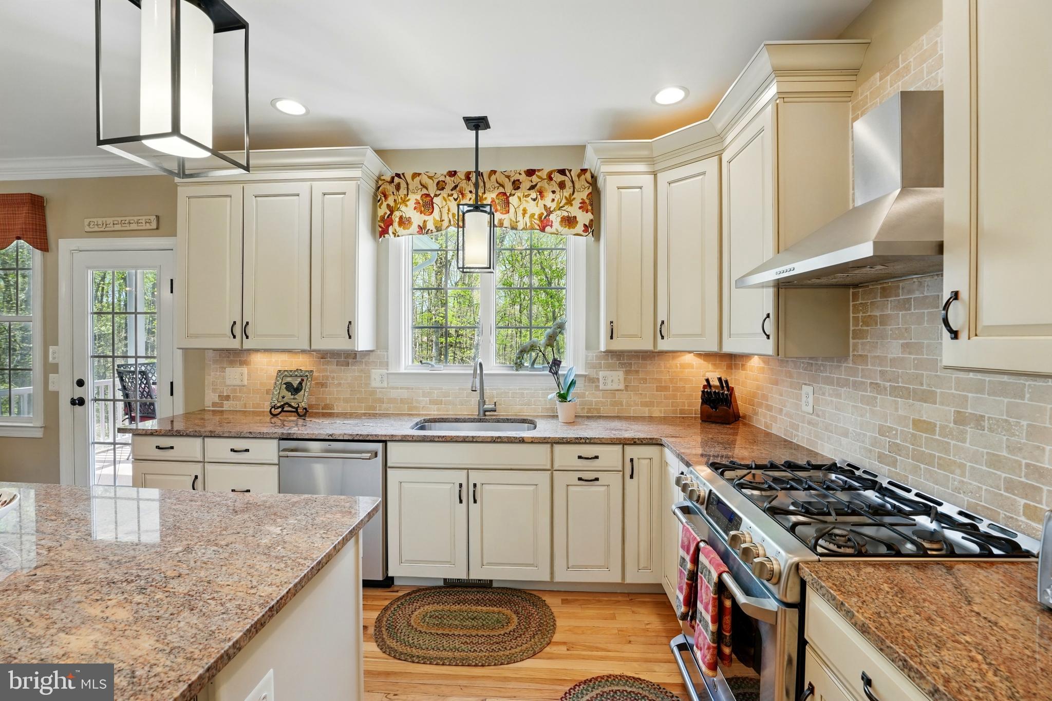 WINDSONG - Residential Lease