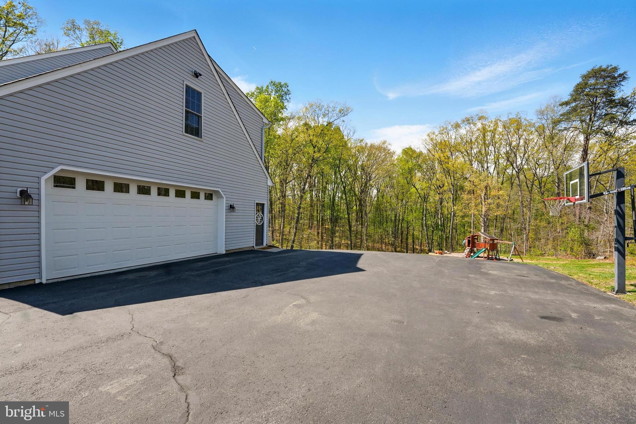 WINDSONG - Residential Lease