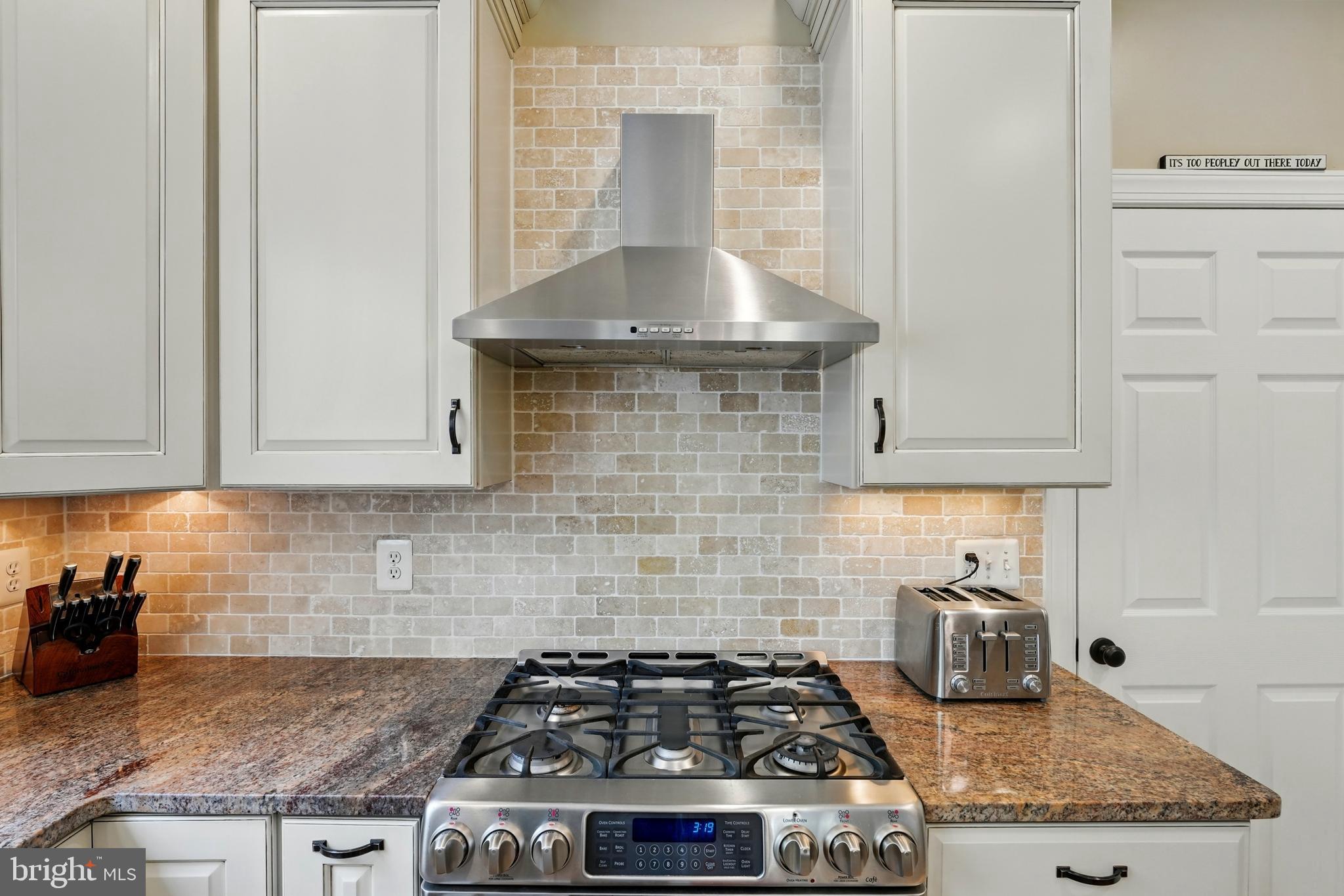 WINDSONG - Residential Lease