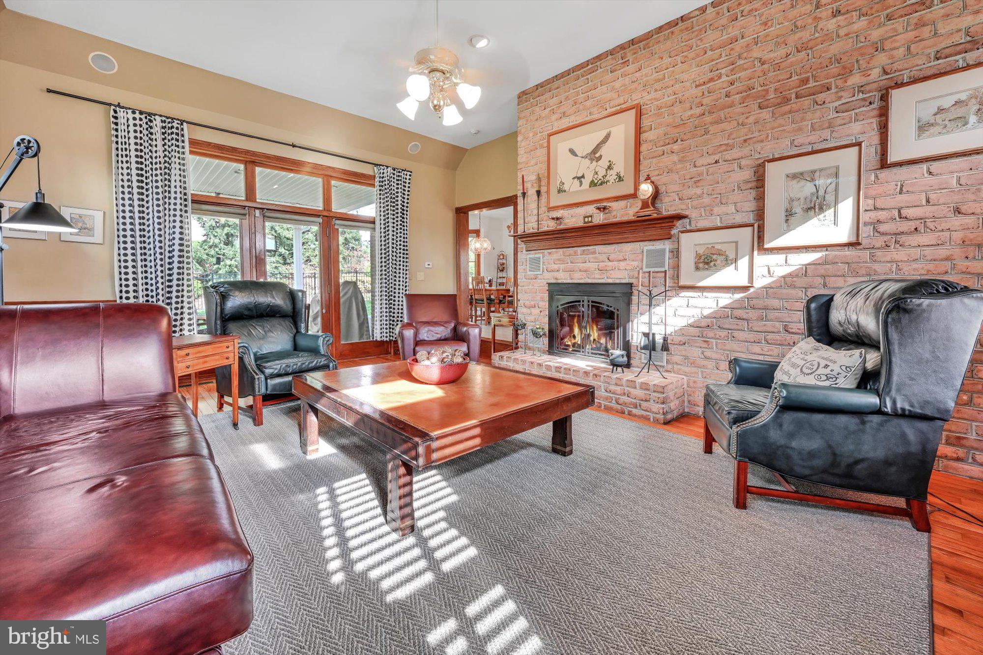 RIDGEVIEW - Residential