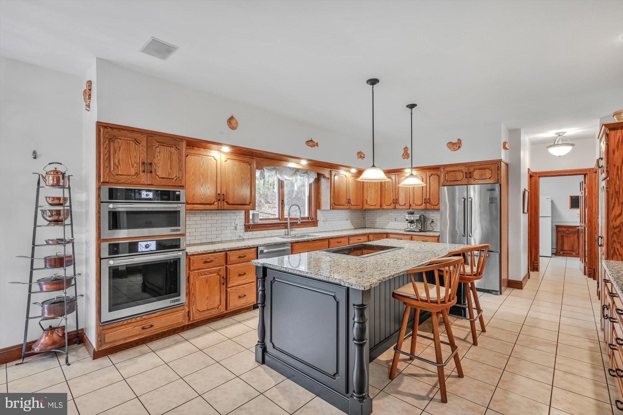 RIDGEVIEW - Residential