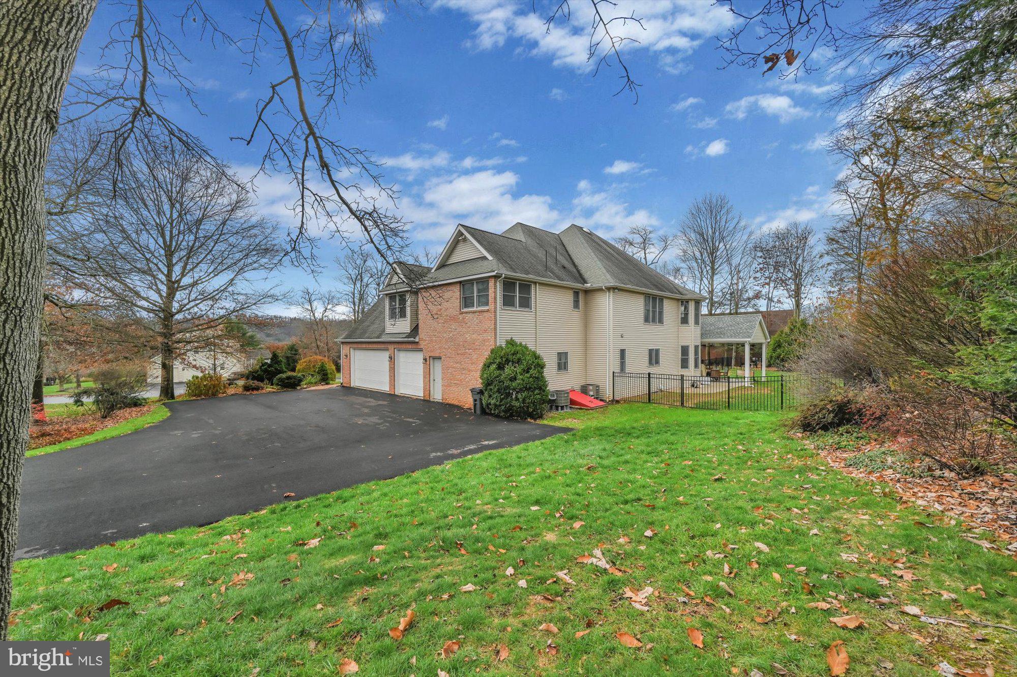 RIDGEVIEW - Residential