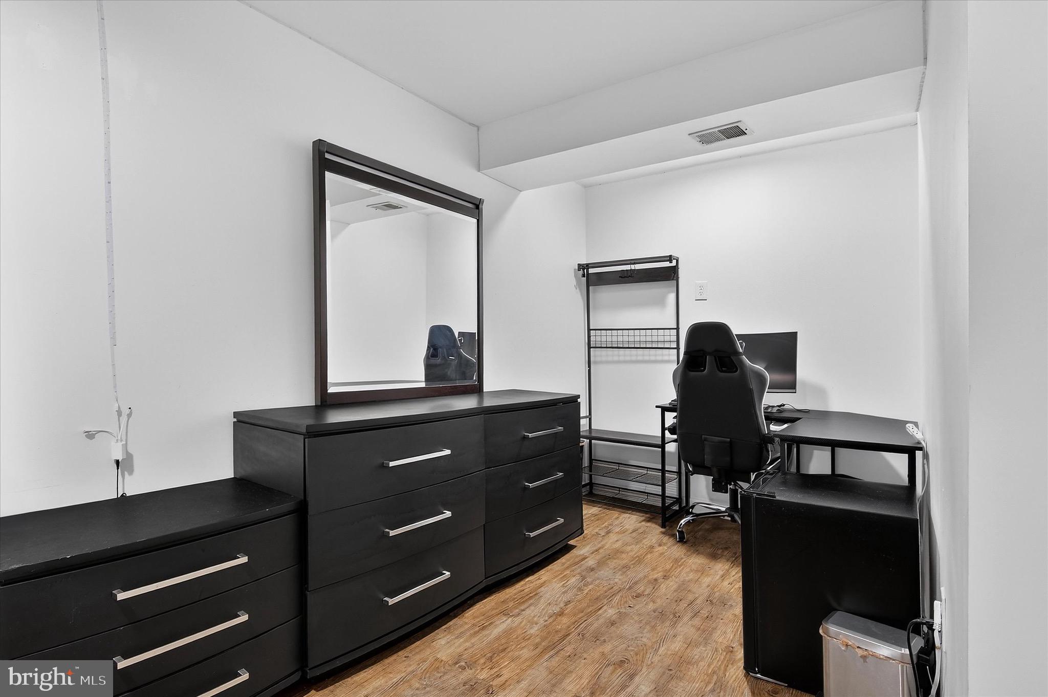 SORRELL COURT - Residential