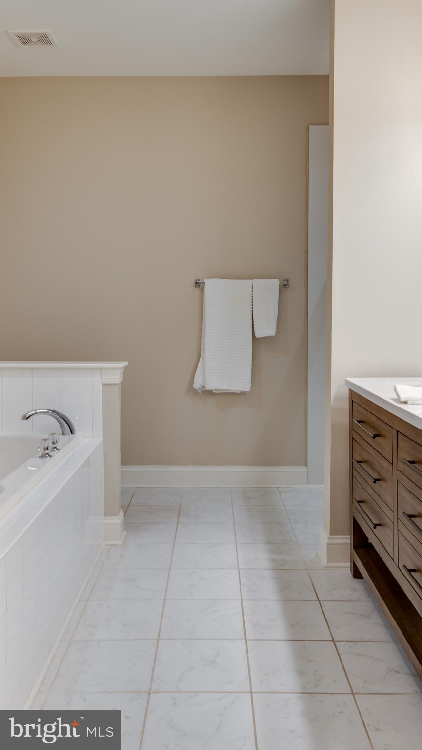 LEONARDTOWN LANDING - Residential