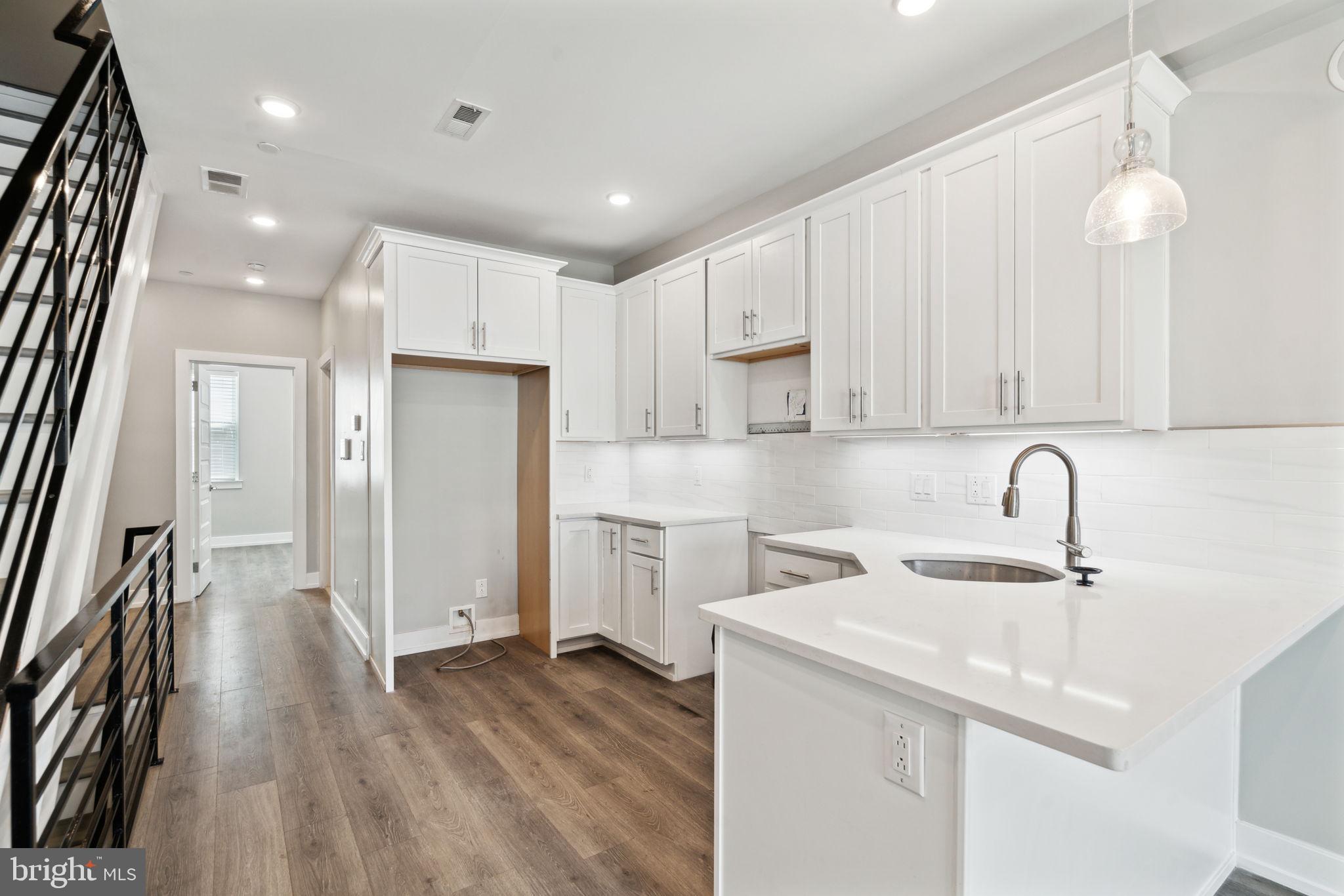 WEST KENSINGTON - Residential Income