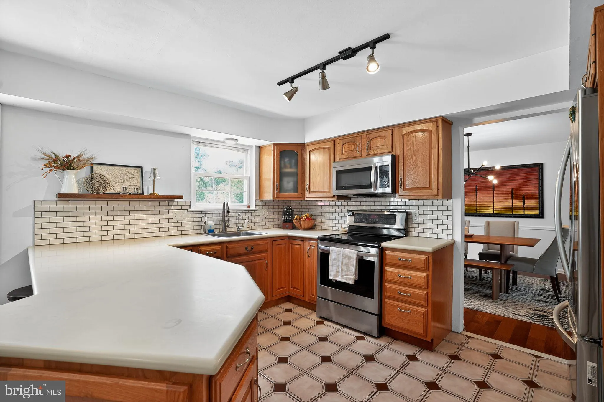 Collegeville, Pennsylvania 19426, United States, 5 Bedrooms Bedrooms, ,3 BathroomsBathrooms,Residential,Pending,204757