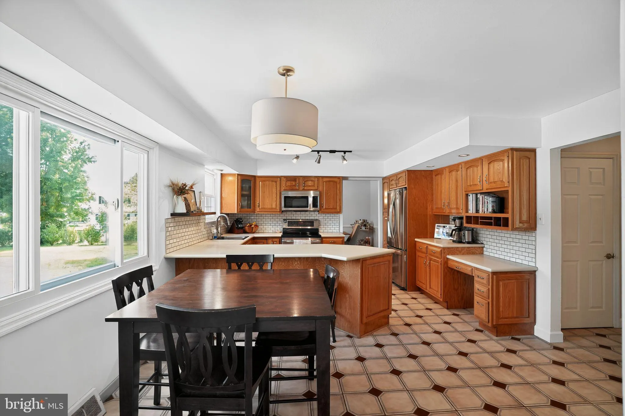 Collegeville, Pennsylvania 19426, United States, 5 Bedrooms Bedrooms, ,3 BathroomsBathrooms,Residential,Pending,204757