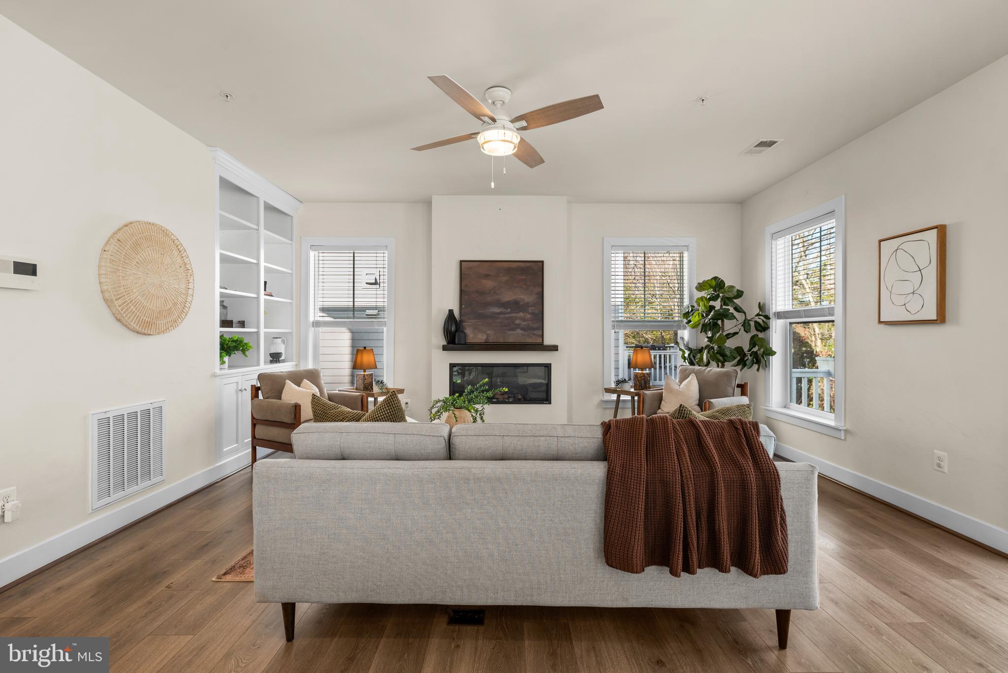 WATERS EDGE - Residential