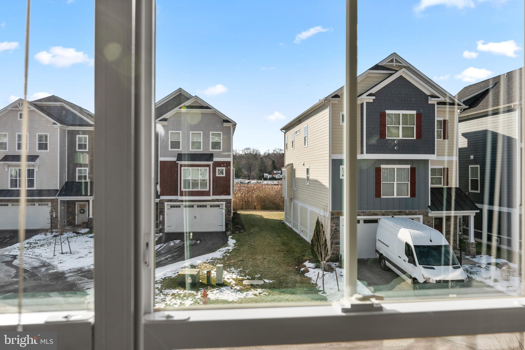 WATERS EDGE - Residential