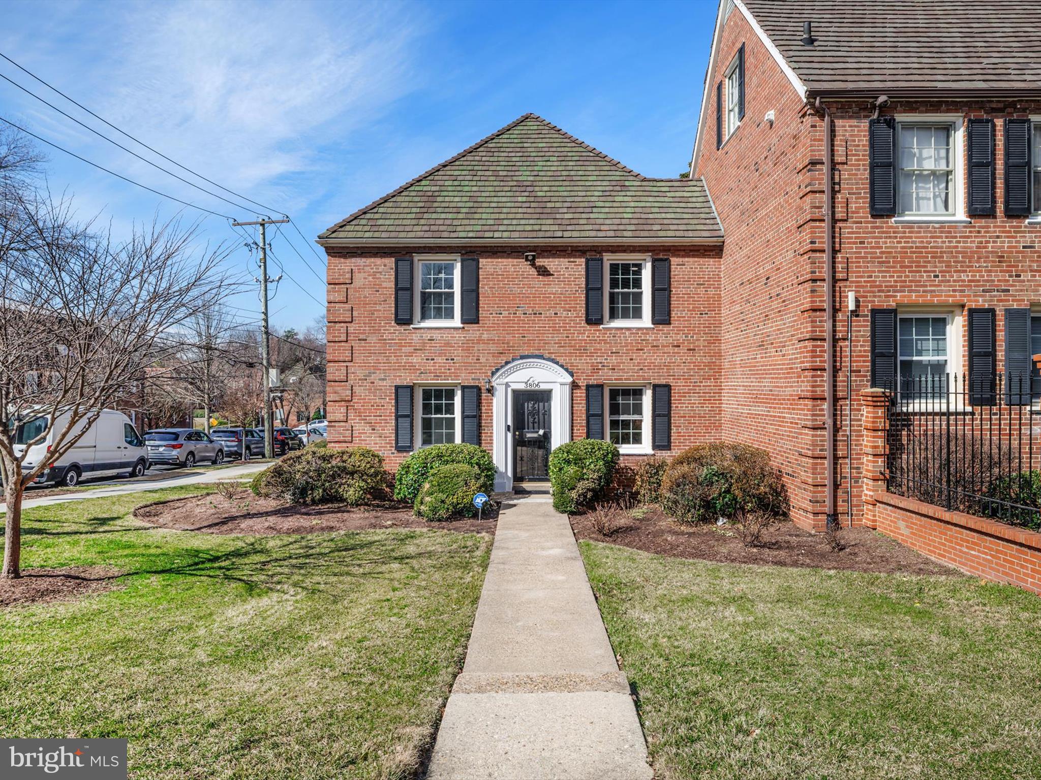 3806 V STREET SE 202