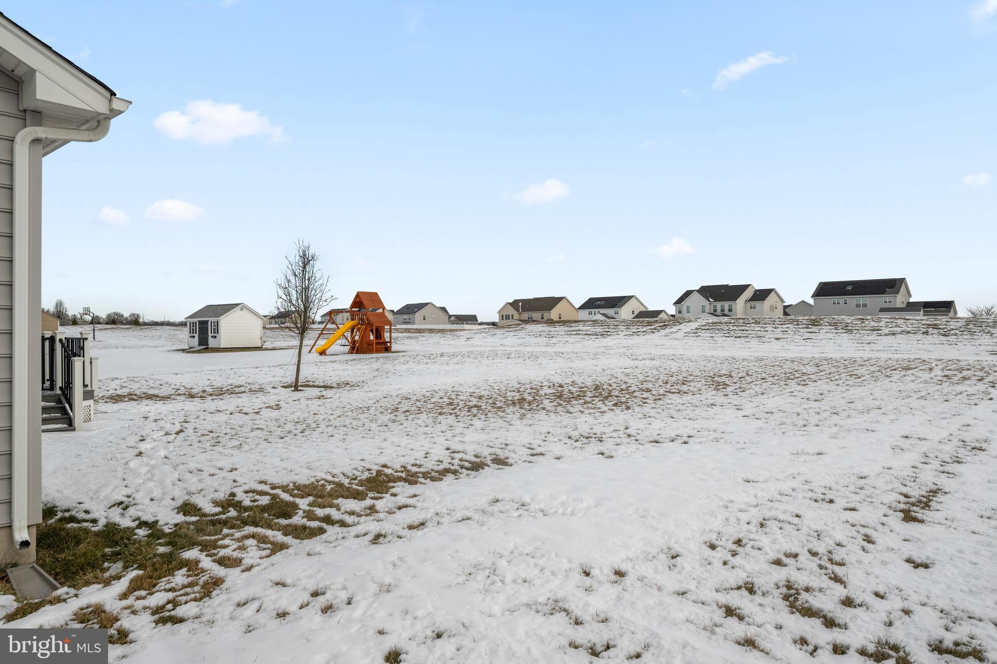 LINCOLN WOODS - Residential