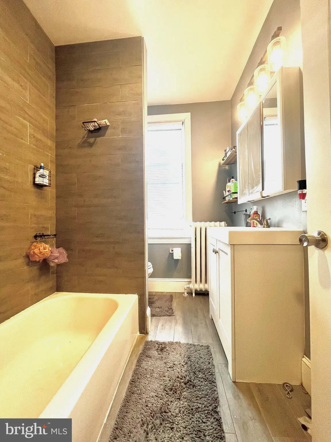 Philadelphia, Pennsylvania 19111, United States, 3 Bedrooms Bedrooms, ,2 BathroomsBathrooms,Residential,Pending,10144