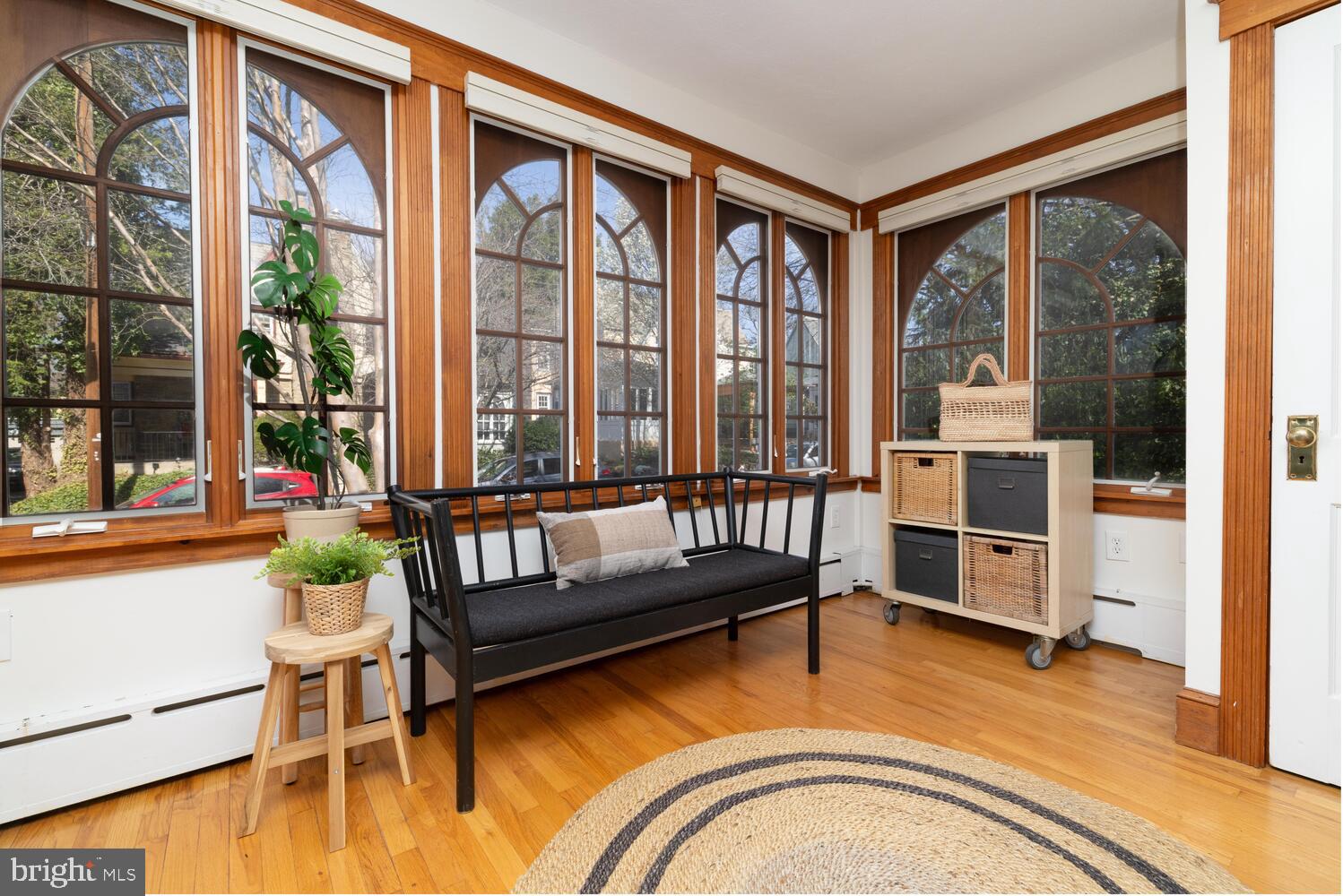 EAST FALLS - Residential