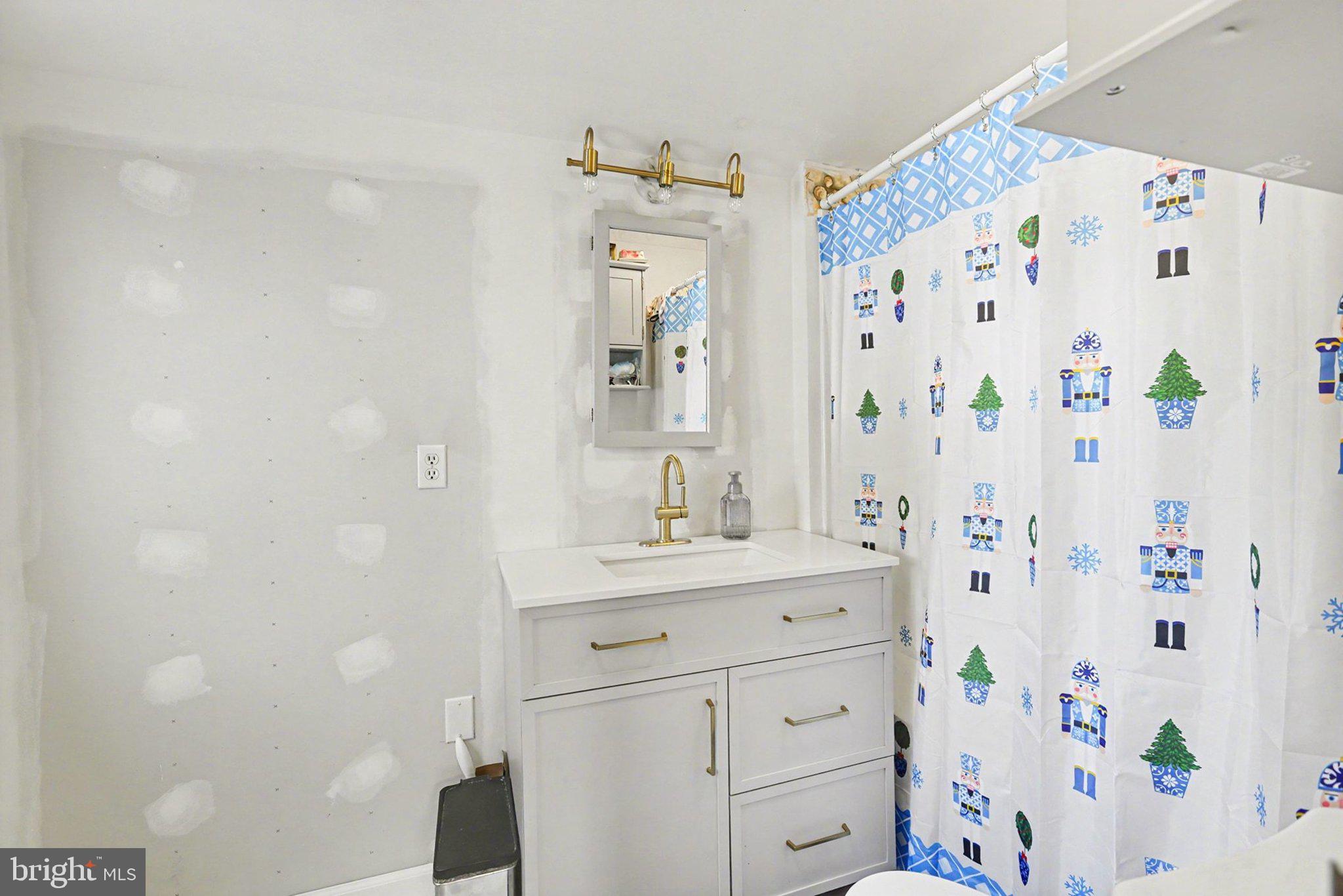 GREASON ROAD - Residential