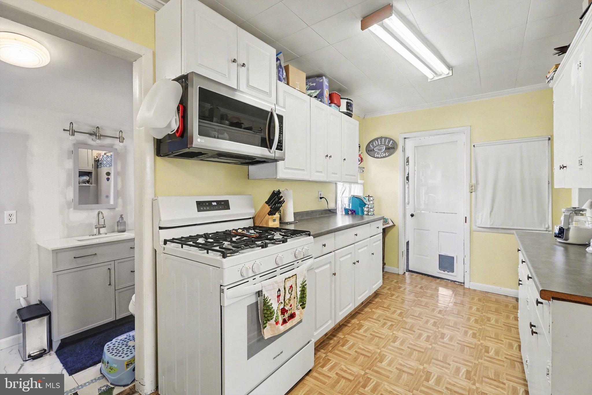 GREASON ROAD - Residential