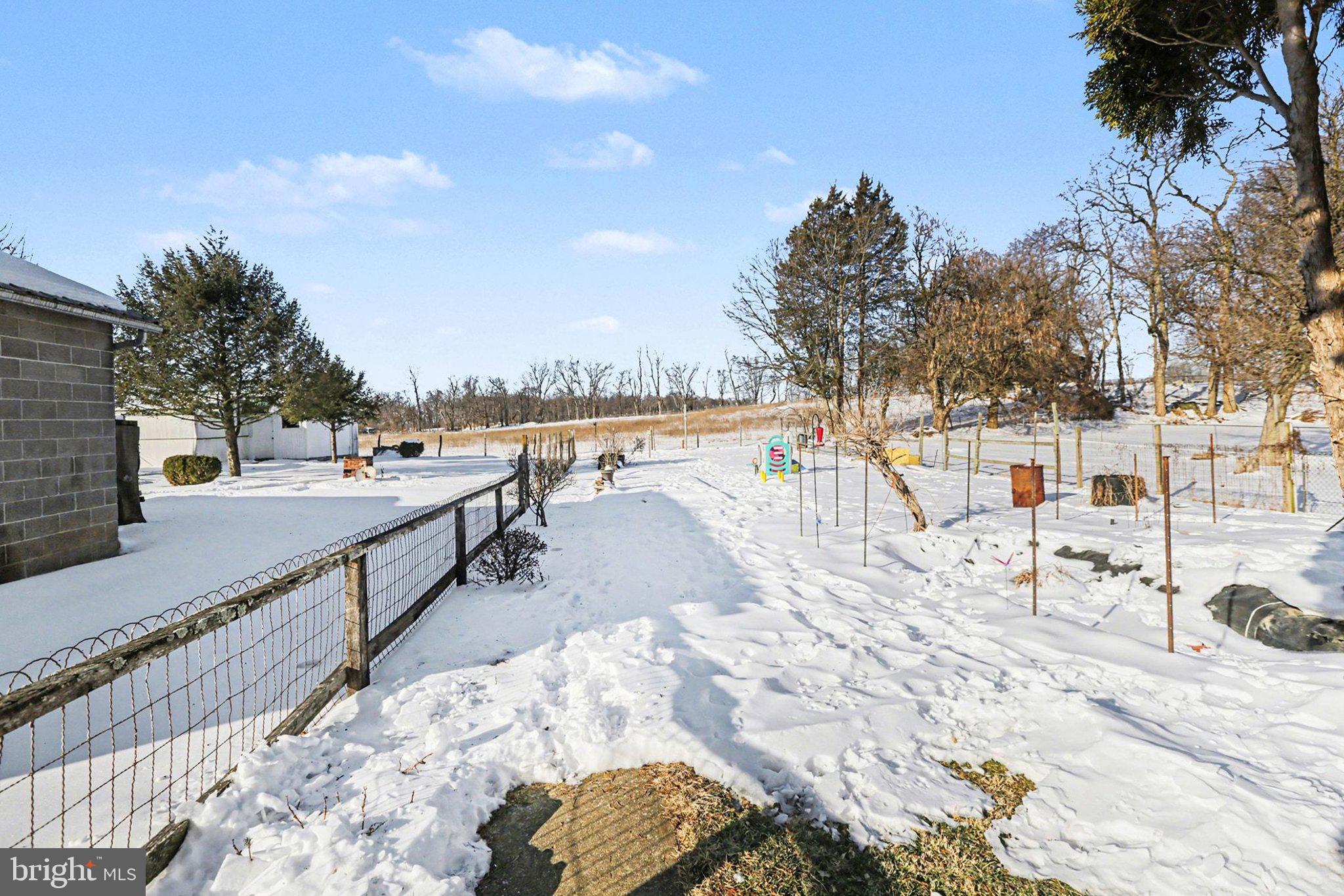 GREASON ROAD - Residential