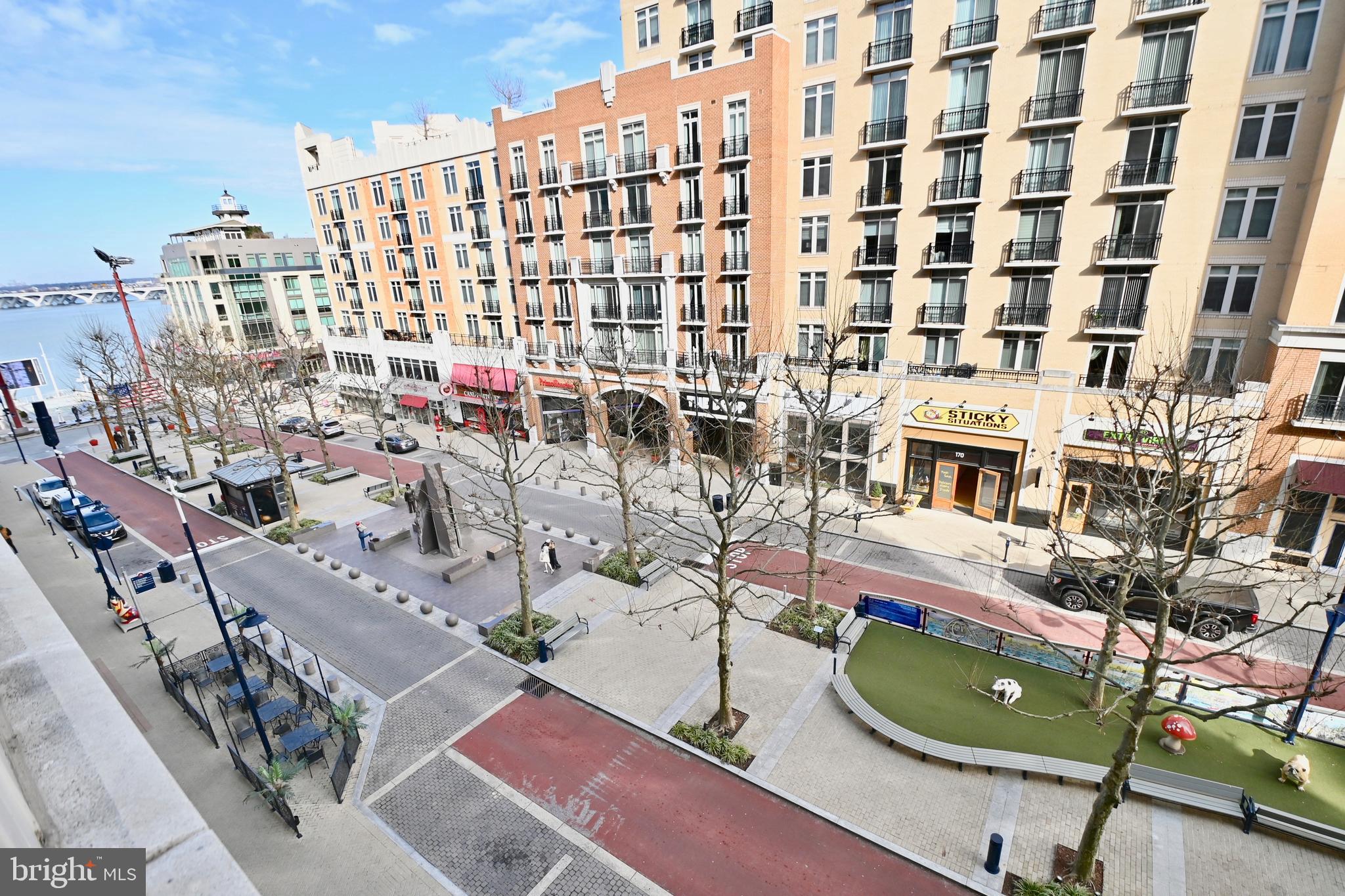 NATIONAL HARBOR - Residential Lease