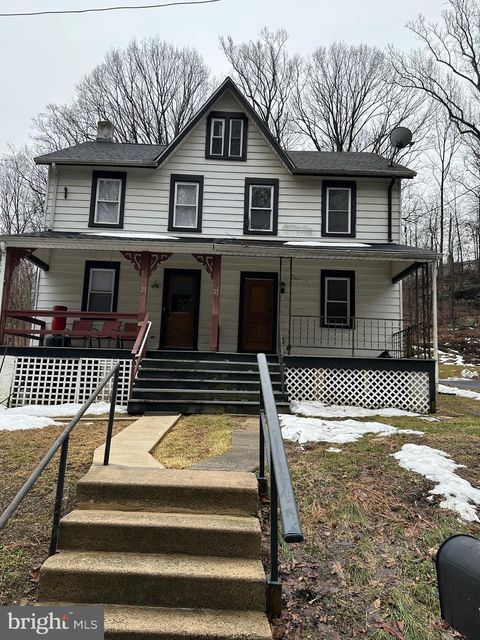 Townhouse For Sale - 25 Woodland Avenue<br/> COATESVILLE, PA 19320