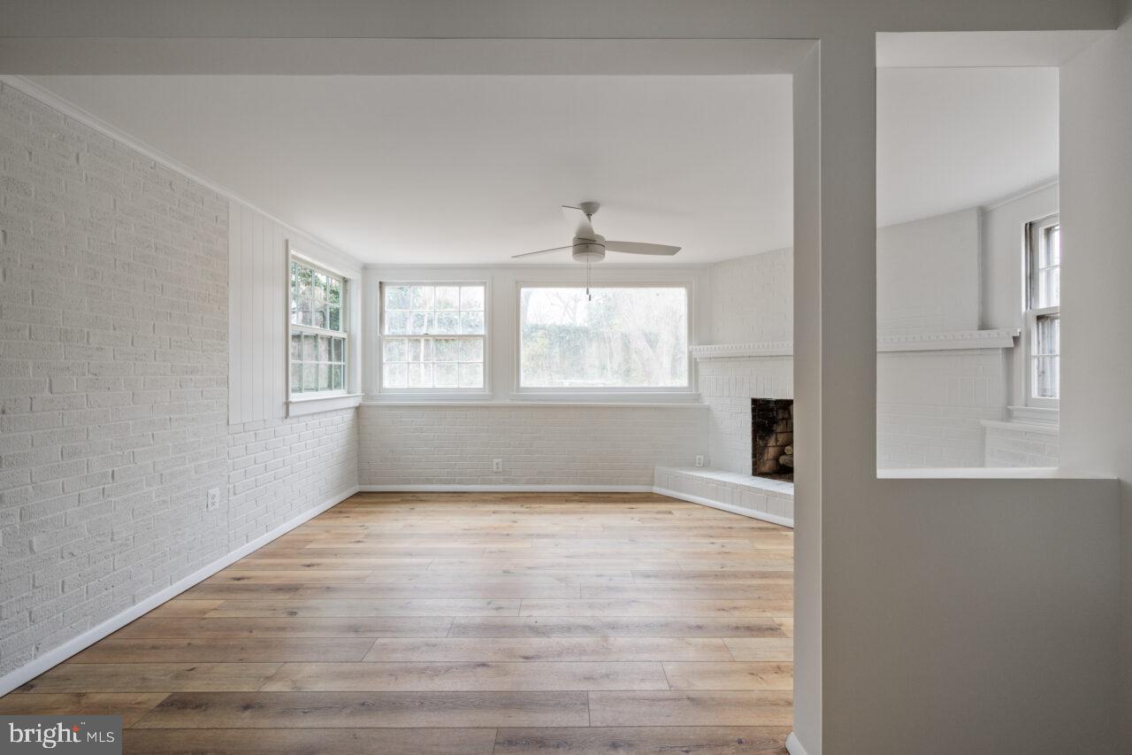 WAYNEWOOD - Residential Lease