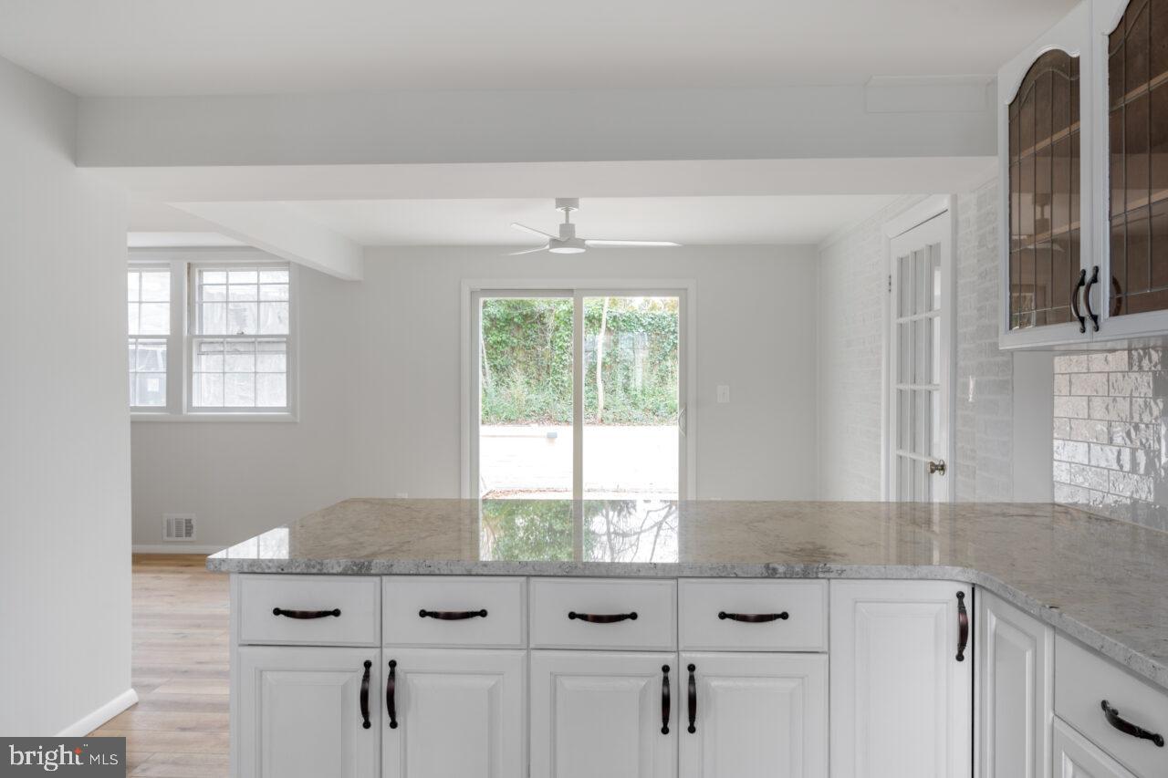 WAYNEWOOD - Residential Lease