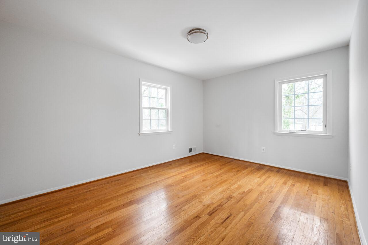 WAYNEWOOD - Residential Lease