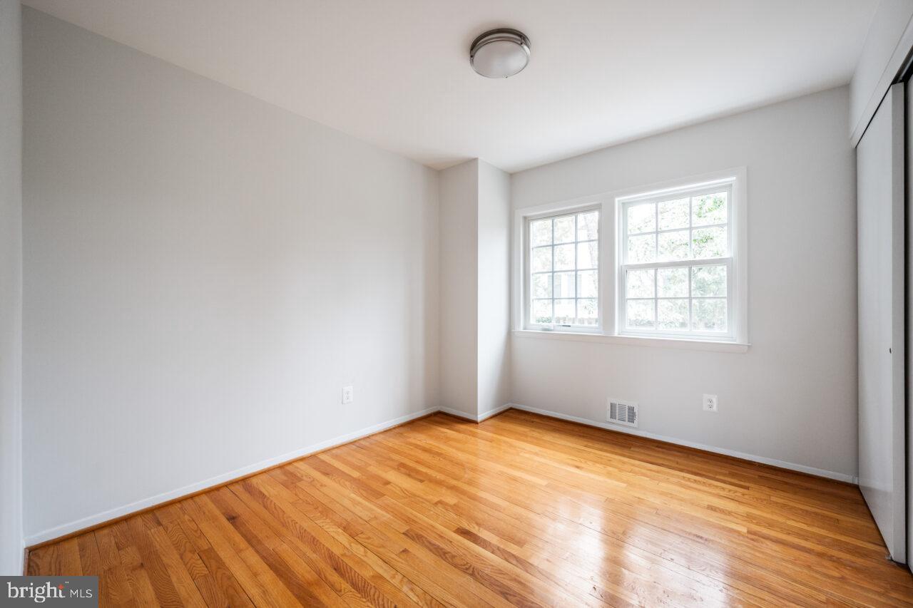 WAYNEWOOD - Residential Lease