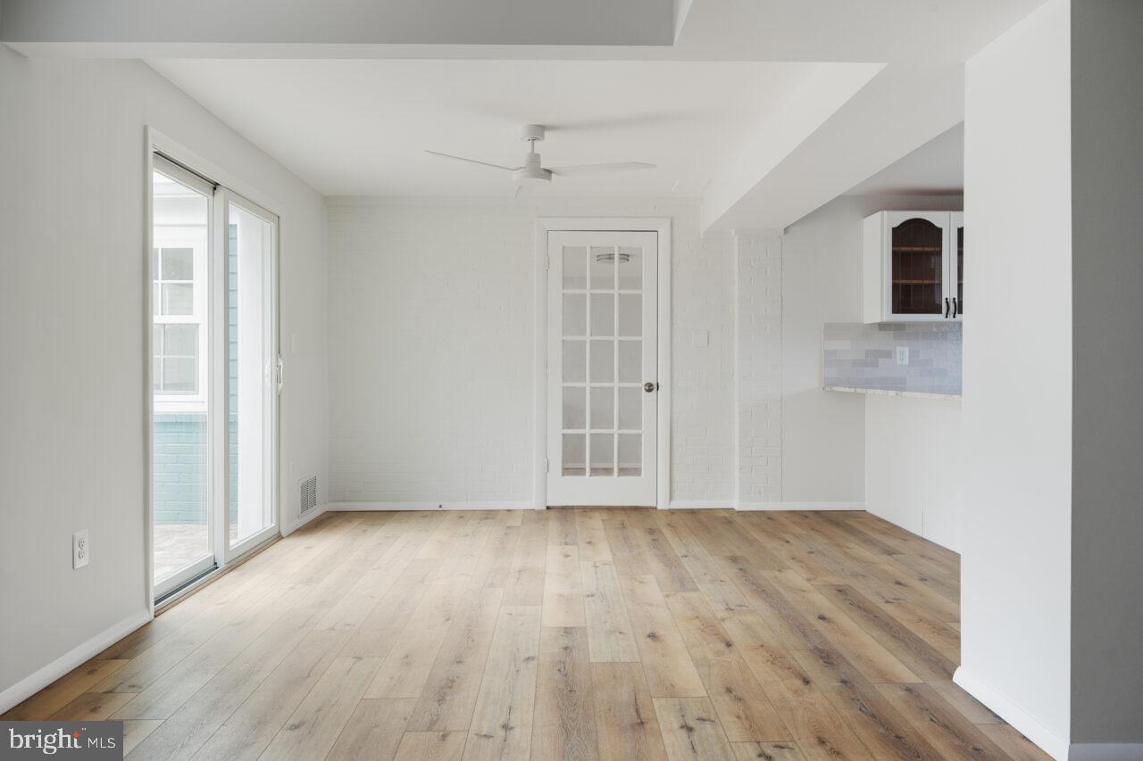 WAYNEWOOD - Residential Lease