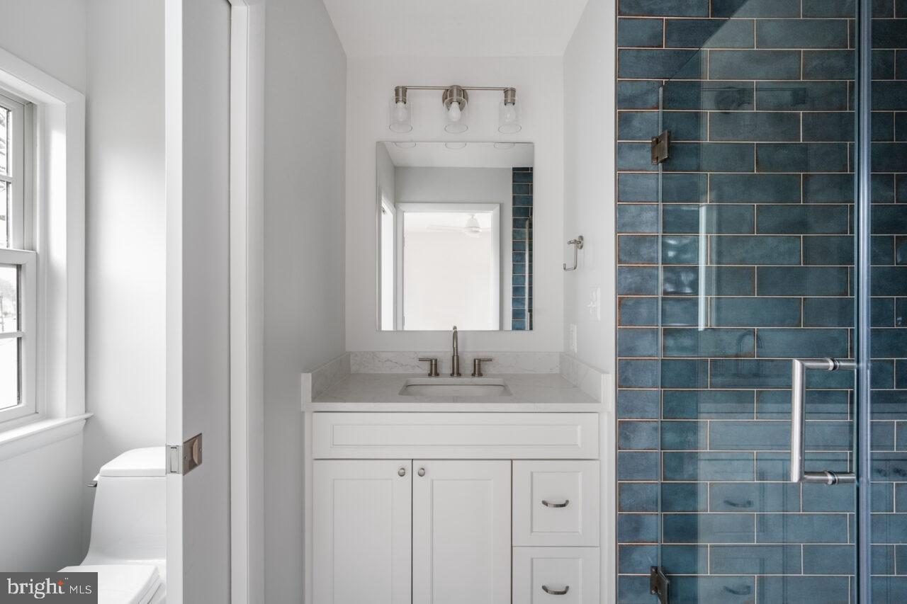 WAYNEWOOD - Residential Lease