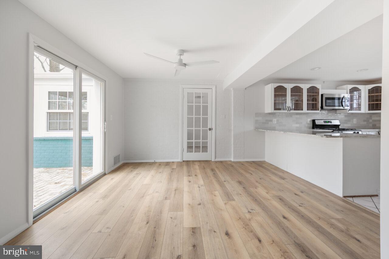 WAYNEWOOD - Residential Lease