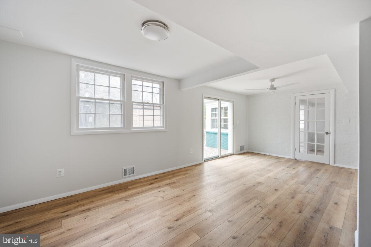 WAYNEWOOD - Residential Lease