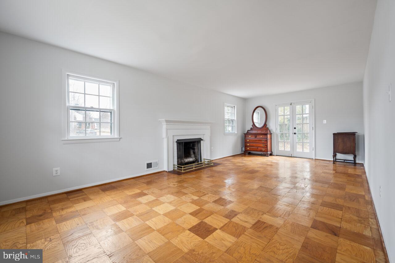 WAYNEWOOD - Residential Lease