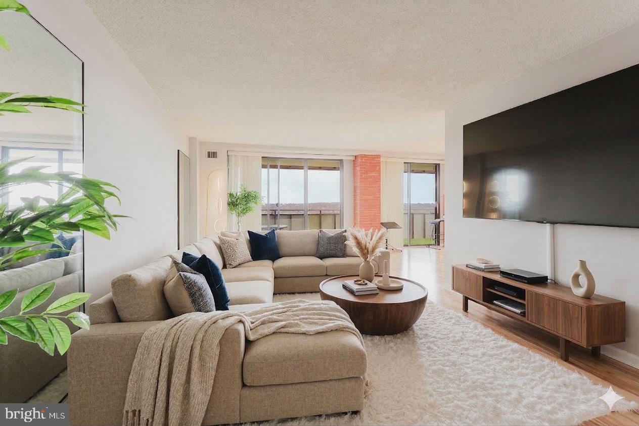 250 S REYNOLDS STREET 1410