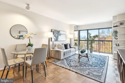 1001 26th Street NW Unit 706, Washington, DC MLS: DCDC2170760