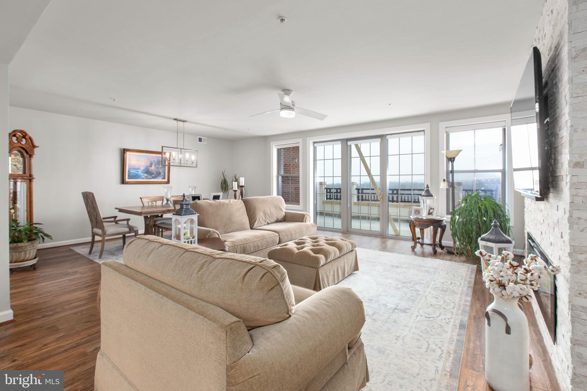 485 HARBOR SIDE STREET 910