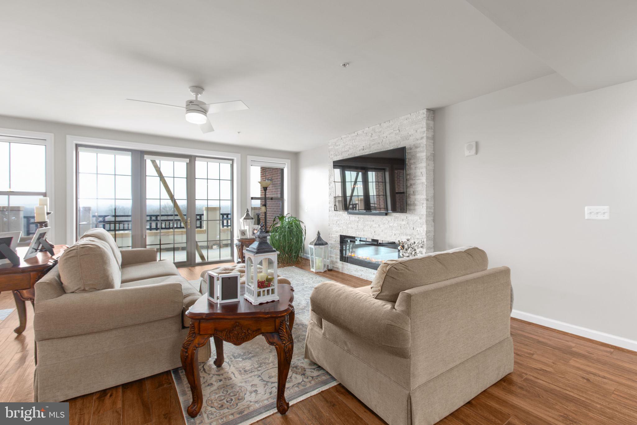 485 HARBOR SIDE STREET 910