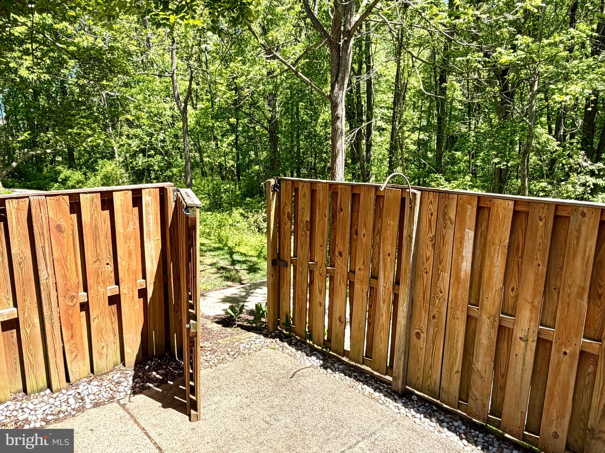 MAKEFIELD GLEN - Residential
