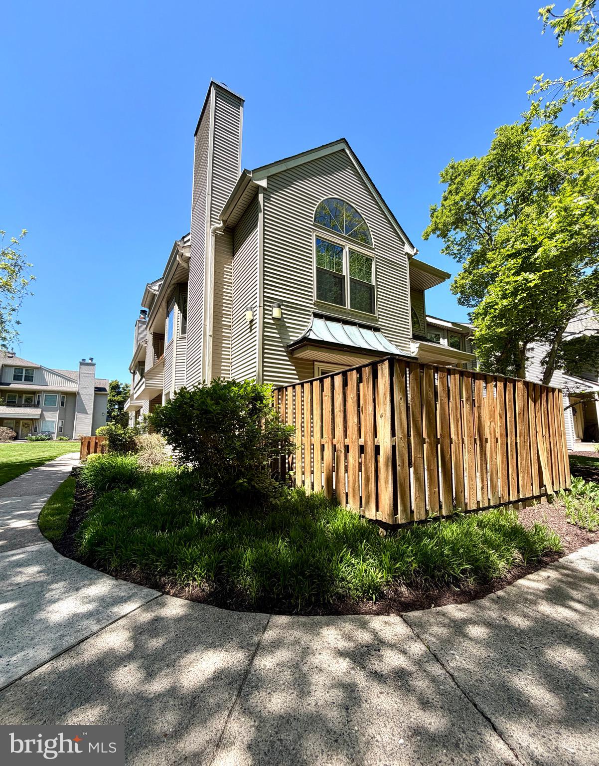 MAKEFIELD GLEN - Residential