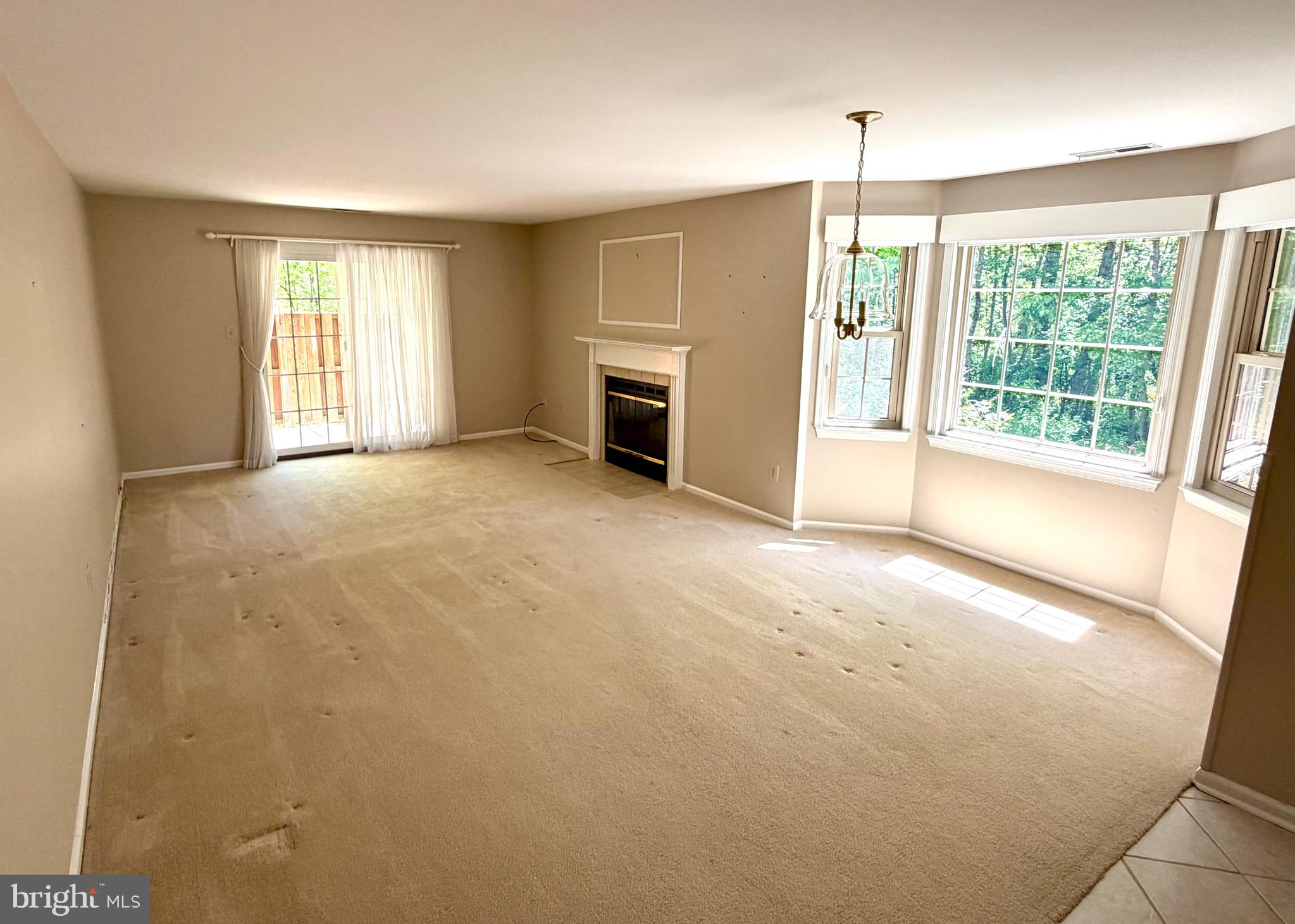 MAKEFIELD GLEN - Residential