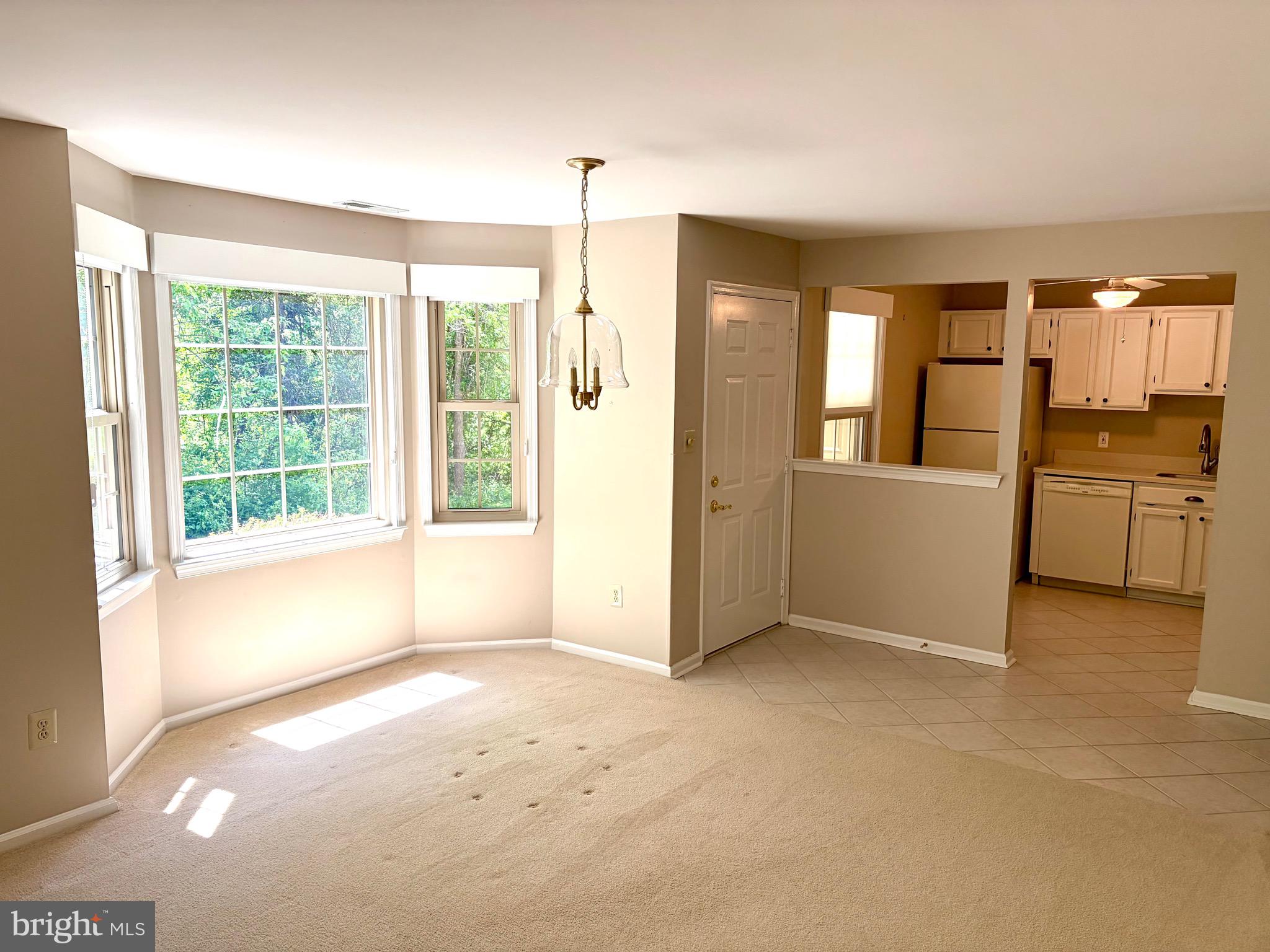 MAKEFIELD GLEN - Residential