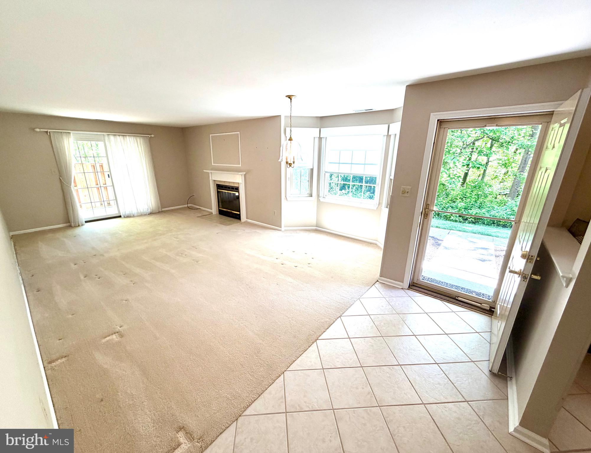 MAKEFIELD GLEN - Residential