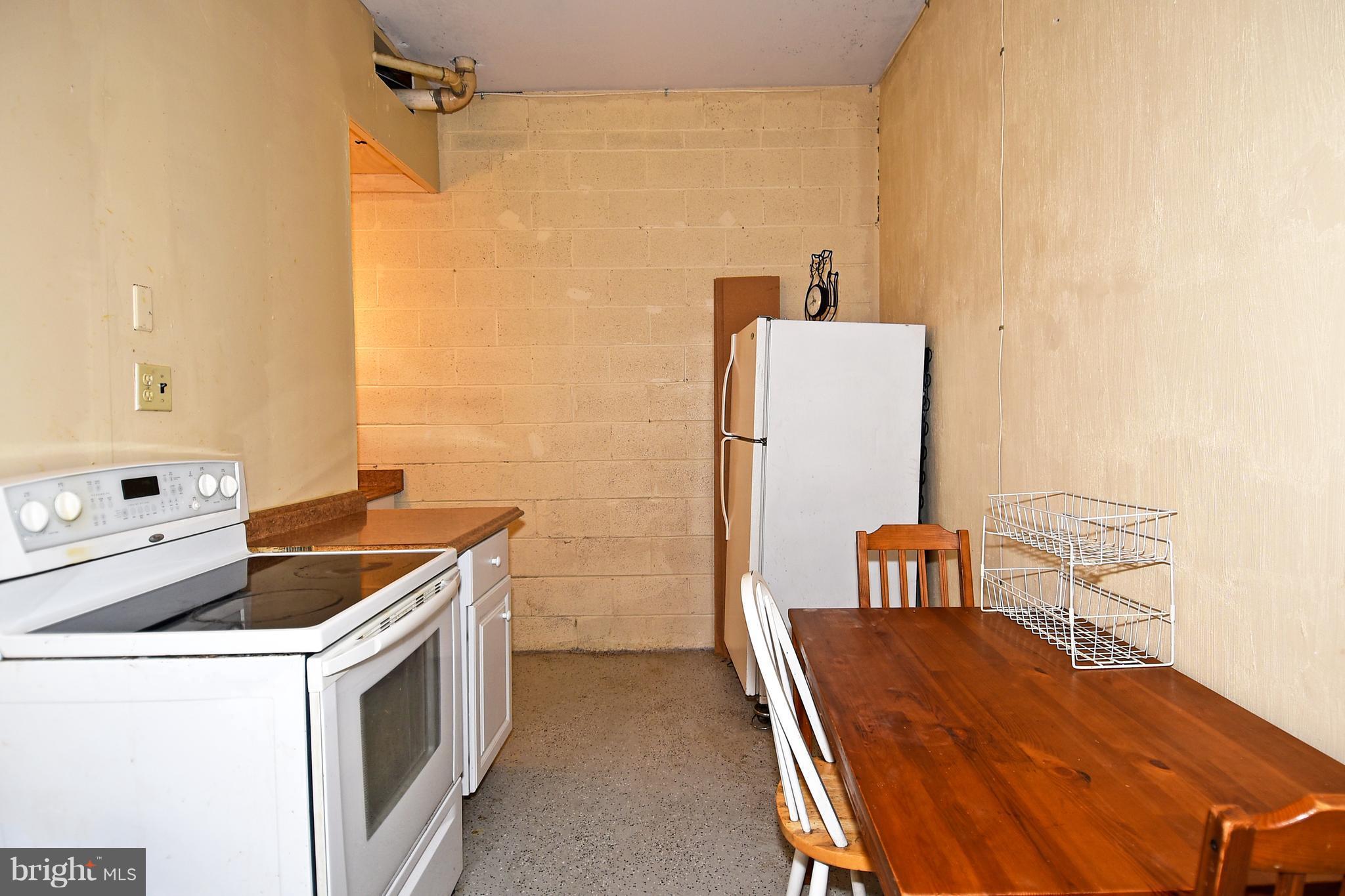 GREENFIELD FARM - Residential Lease