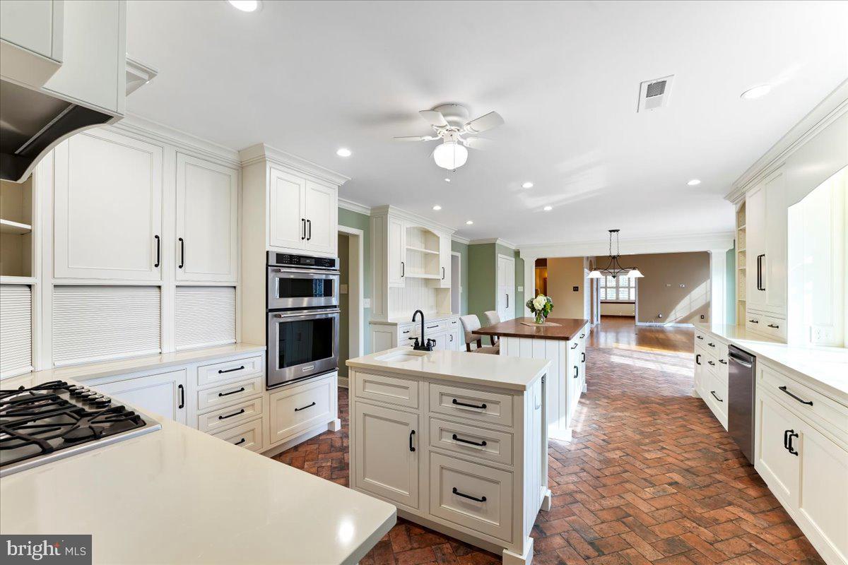 CROSS CREEK - Residential