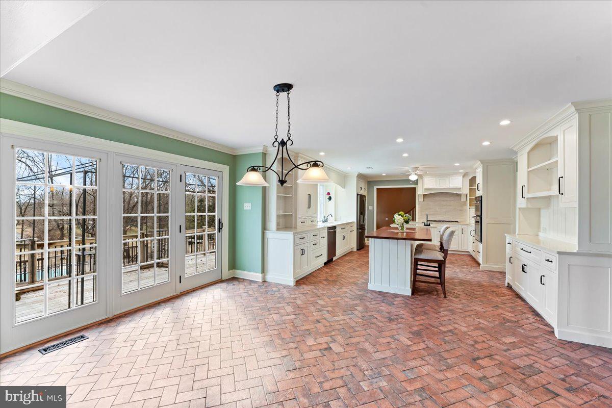 CROSS CREEK - Residential