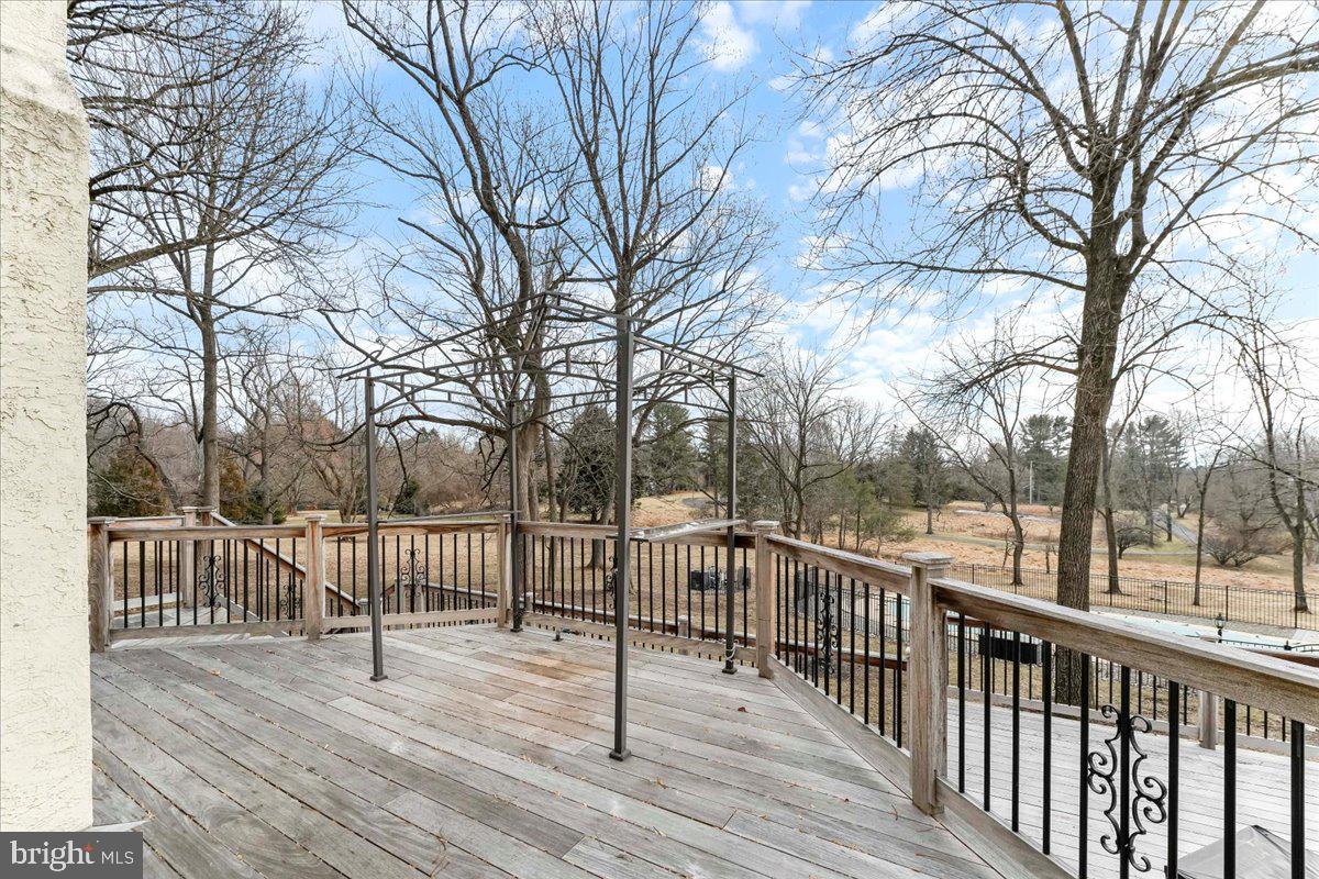 CROSS CREEK - Residential