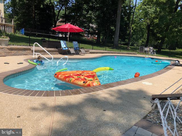 CROSS CREEK - Residential