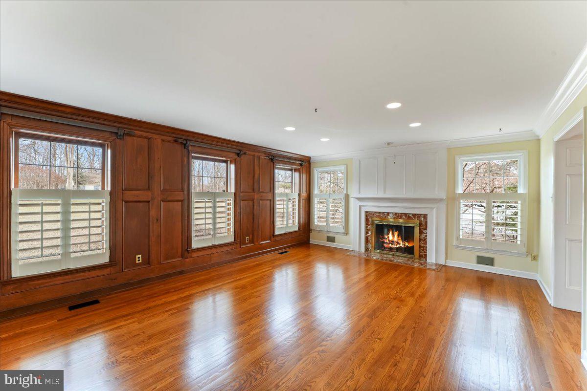 CROSS CREEK - Residential