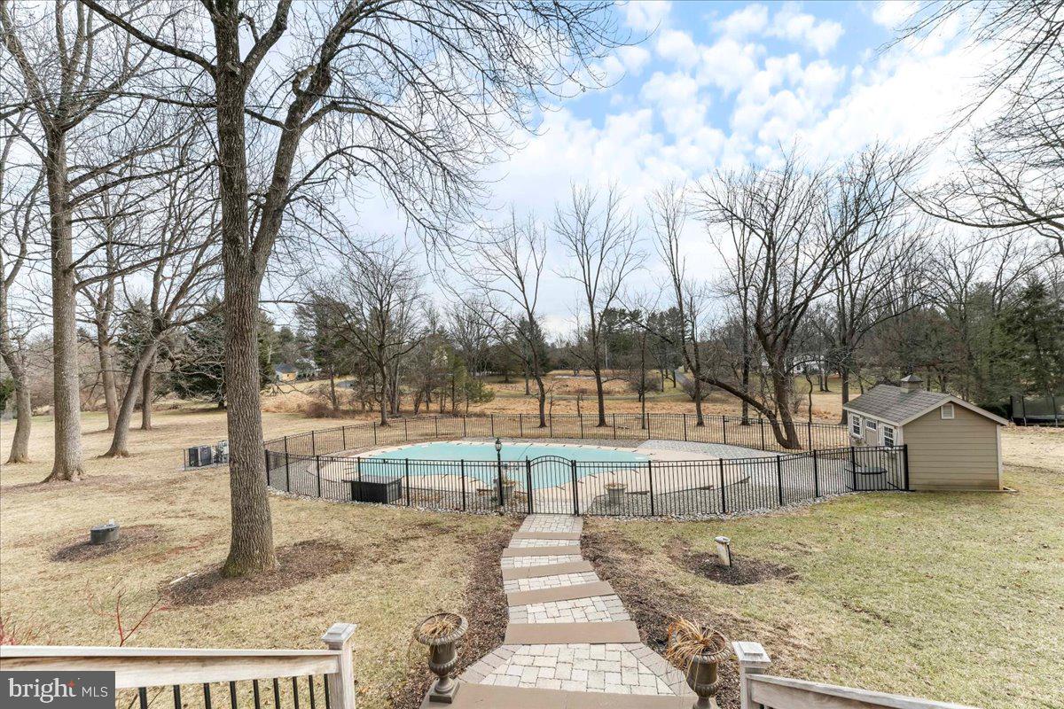 CROSS CREEK - Residential