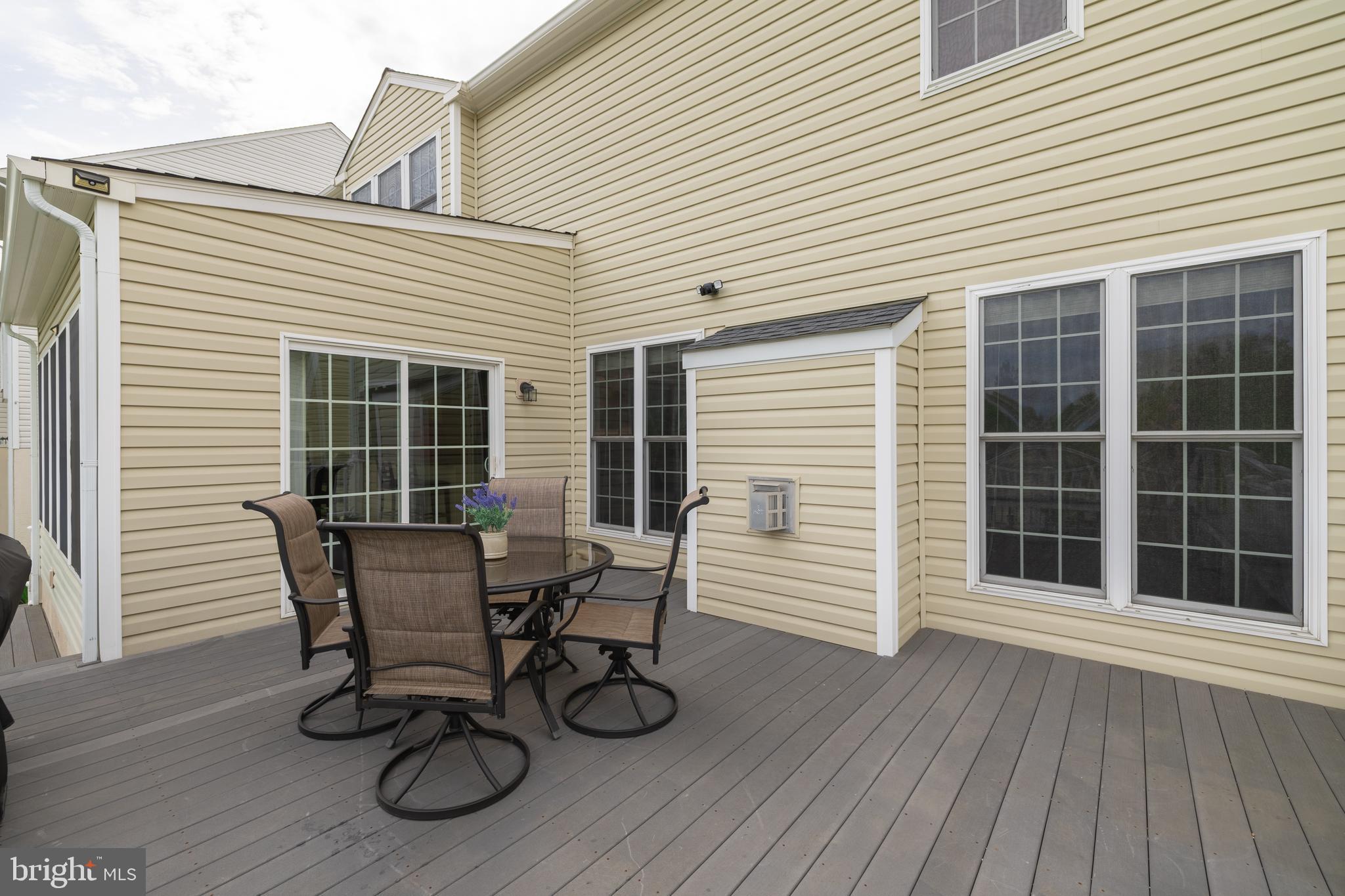 LAUREL HILL - Residential